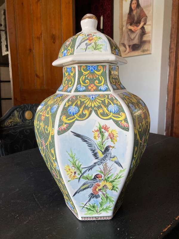 VERY LARGE ORIENTAL GINGER JAR