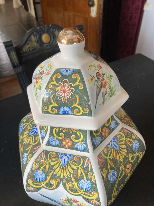 VERY LARGE ORIENTAL GINGER JAR