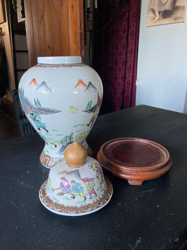VERY LARGE ORIENTAL  CRACKLE GLAZE GINGER JAR WITH STAND