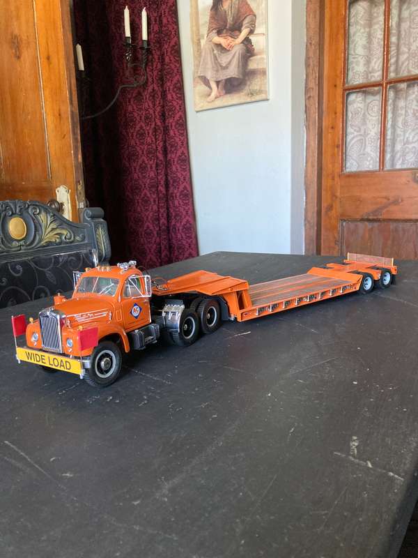 MACK B SERIES TRUCK WITH LOWBED TRAILER 1:25 SCALE BY FIRST GEAR