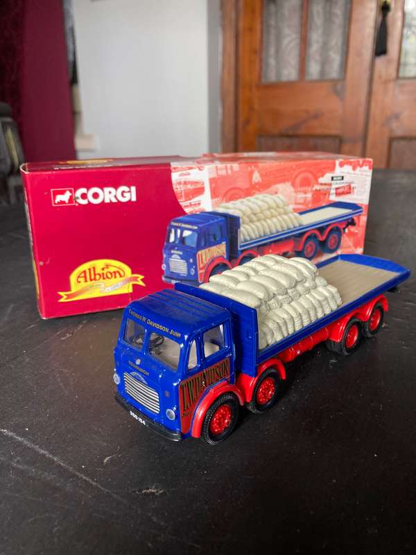 ALBION TRUCK BY CORGI 1:50 SCALE