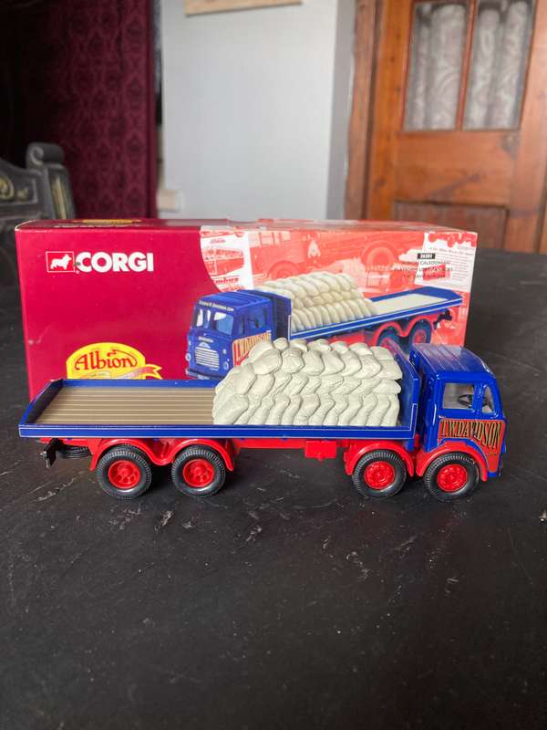 ALBION TRUCK BY CORGI 1:50 SCALE