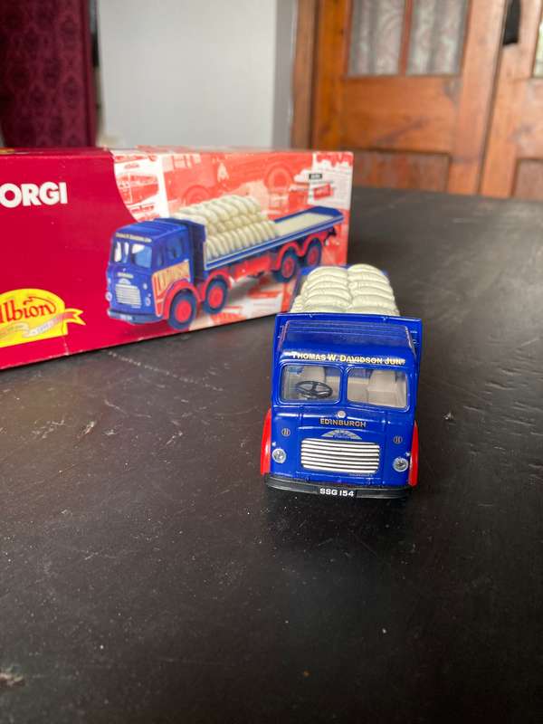 ALBION TRUCK BY CORGI 1:50 SCALE