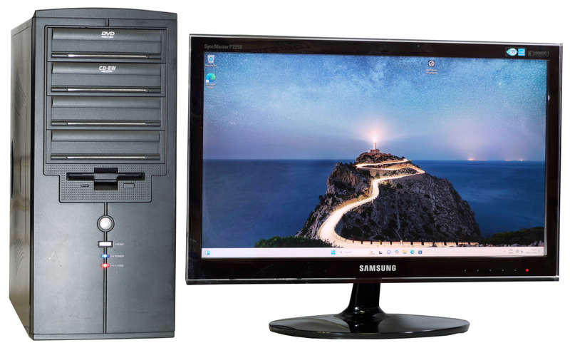 Desktop PC I3 2nd Gen, 4GB RAM, 1 Terabyte HDD, 21.5 inches Monitor, Keyboard, Mouse, and WIFI