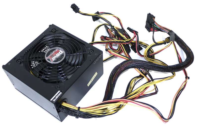 GIGABYTE 400 Watt Power Supply (24 Pin, 2 x Molex, 4 x SATA, 4+4 Pin CPU, 1 x 6+2 Pin GPU)