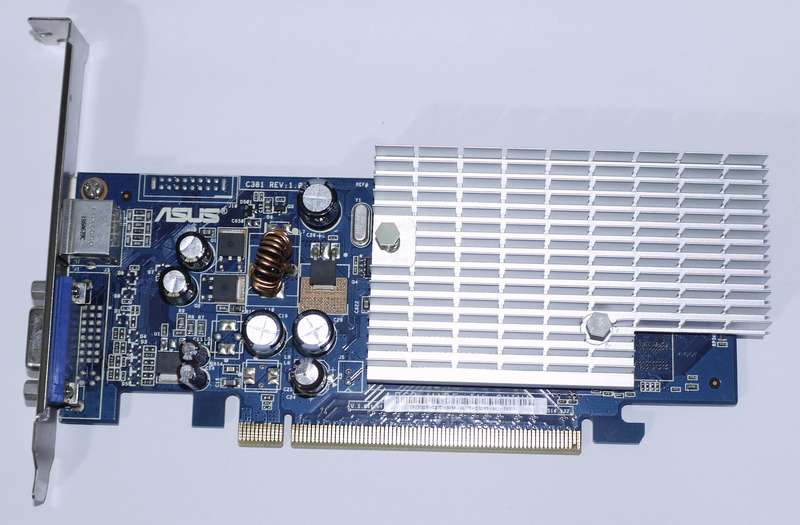 Vintage pc -  ASUS Nvidia GeForce 7300SE 64MB VGA