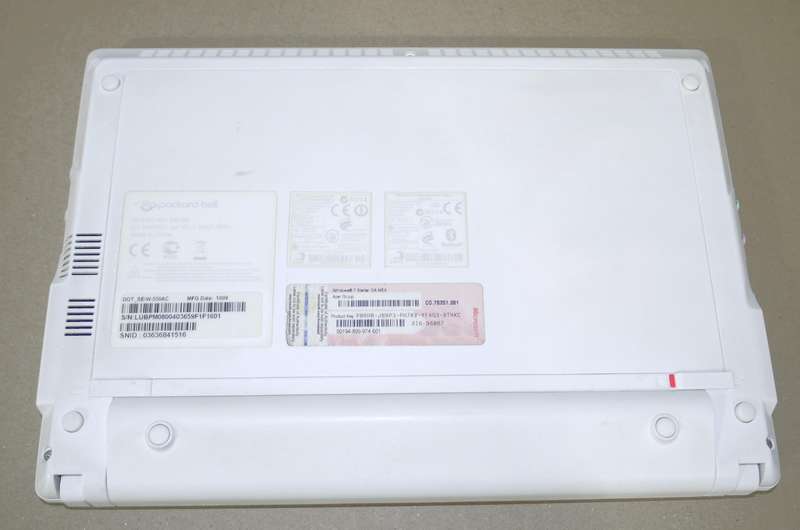 White Mini Laptop - Intel Atom Processor N550 @ 1.50Ghz, 2GB RAM, 149GB HDD [LINUX OPERATING SYSTEM]