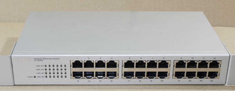 ZyXEL ES-124P 24-Port Desktop Ethernet Switch Specifications