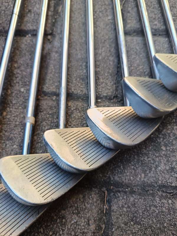 WILSON 1200 GEAR EFFECT RADIUS SOLE SET OF IRONS R Flex - FULL SET
