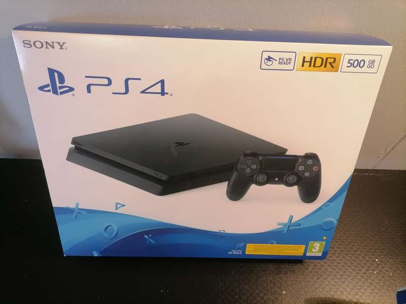 PS4 SLIM - 500GB - CONSOLE WITH CONTROLLER LIKE NEW  - SUPER BUNDEL
