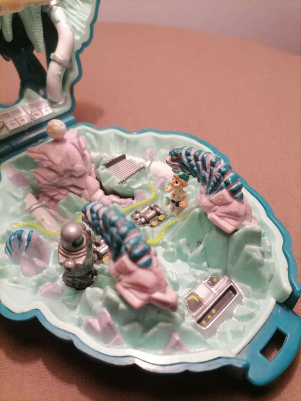 1992 Mighty Max Liquidates Ice Alien Doom Zone Playset Bluebird Toys - 100% COMPLETE