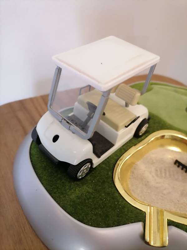 Golf Smoking Set - SUPER Heavy - Car made from Die Cast Lighter working needs gas