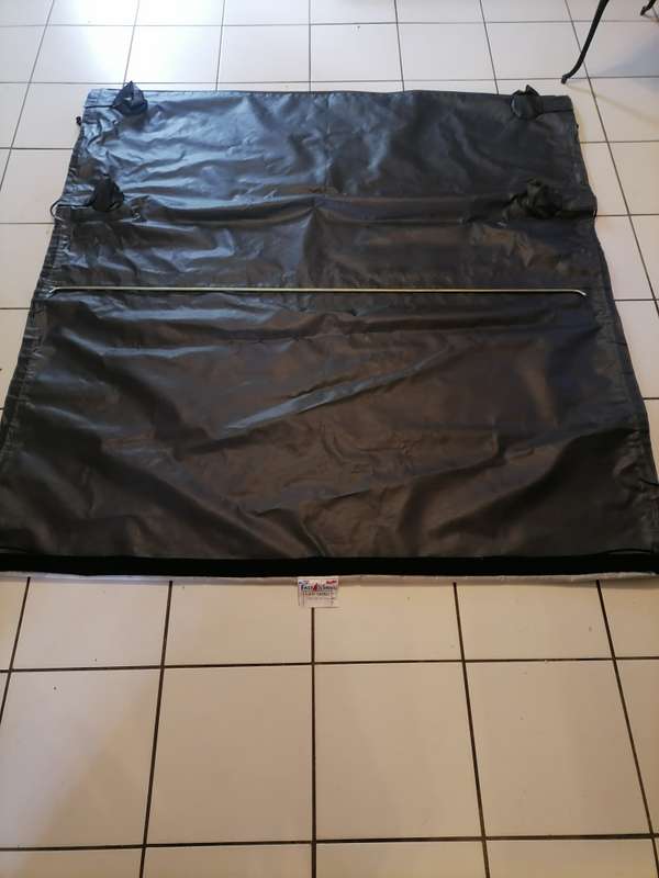 Toyota Clubcab / Cab and a half Cover with Stabilizer Bar Brand New Never Been Used - 1,75m x 1,61m