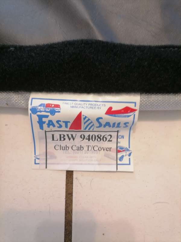 Toyota Clubcab / Cab and a half Cover with Stabilizer Bar Brand New Never Been Used - 1,75m x 1,61m