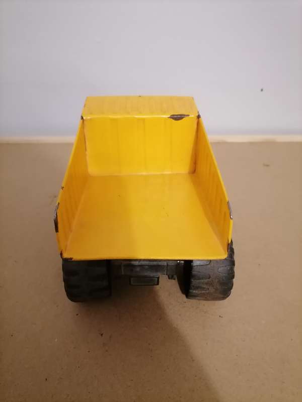 SOMA MIGHTY WHEELS YELLOW DUMP TRUCK DIE CAST METAL vintage 1998