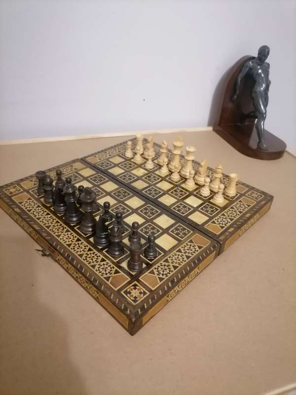 African Hand MADE MOTHER OF Pearl Inlay Chess Set - Travel lockable case - + Back Gammon - COMPLETE