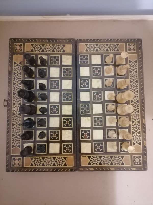 African Hand MADE MOTHER OF Pearl Inlay Chess Set - Travel lockable case - + Back Gammon - COMPLETE