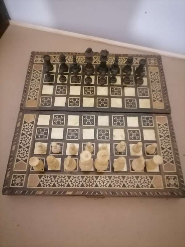 African Hand MADE MOTHER OF Pearl Inlay Chess Set - Travel lockable case - + Back Gammon - COMPLETE