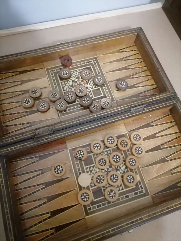 African Hand MADE MOTHER OF Pearl Inlay Chess Set - Travel lockable case - + Back Gammon - COMPLETE