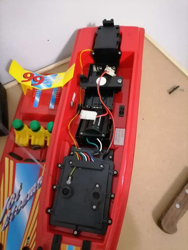 1980's - Jet Stream Radio Control RC Electric Racing Boat with Remote - 59 CM X 16 CM 100% WORKING