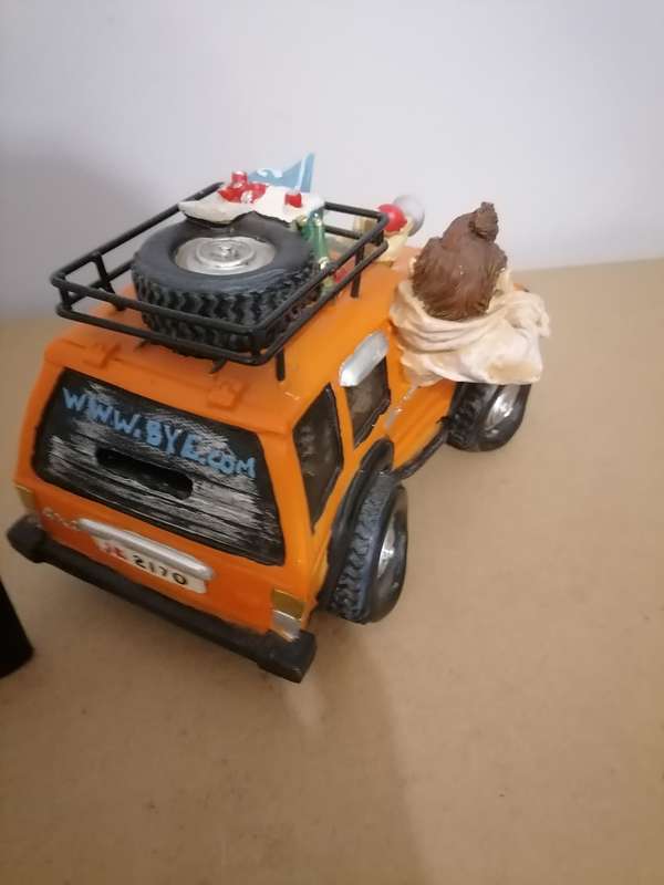 Jeep unique resin coin bank - 22 CM - VERY RARE - AMAZING CONDITION