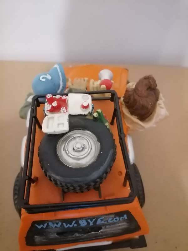 Jeep unique resin coin bank - 22 CM - VERY RARE - AMAZING CONDITION