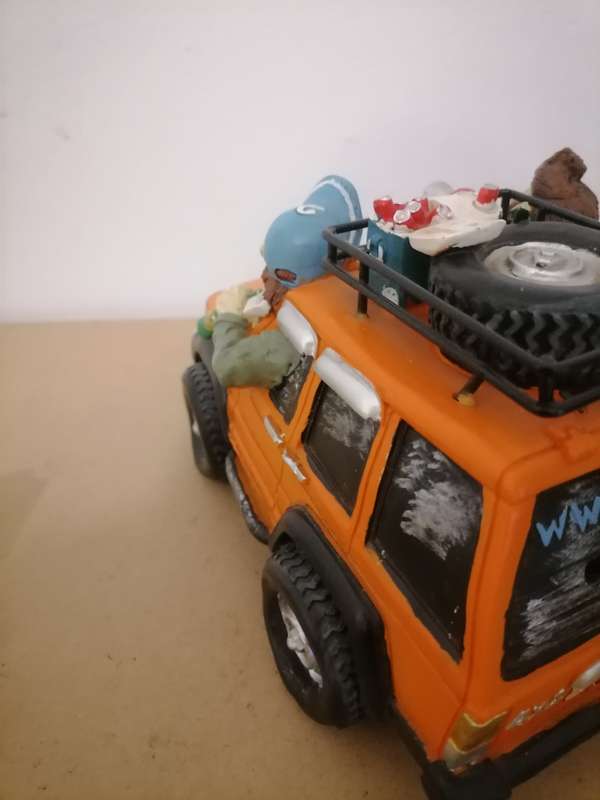 Jeep unique resin coin bank - 22 CM - VERY RARE - AMAZING CONDITION