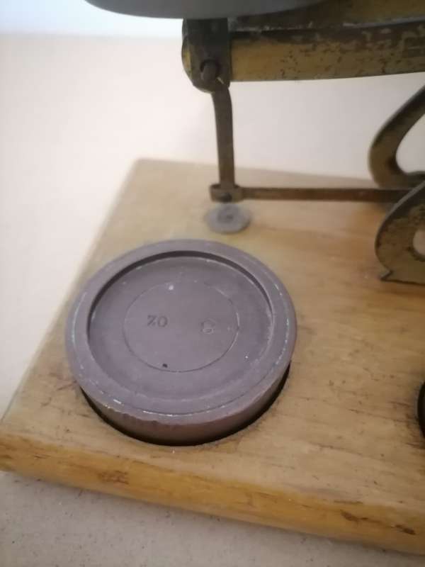 VINTAGE BRASS POST OFFICE LETTER SCALES WITH BRASS WEIGHTS