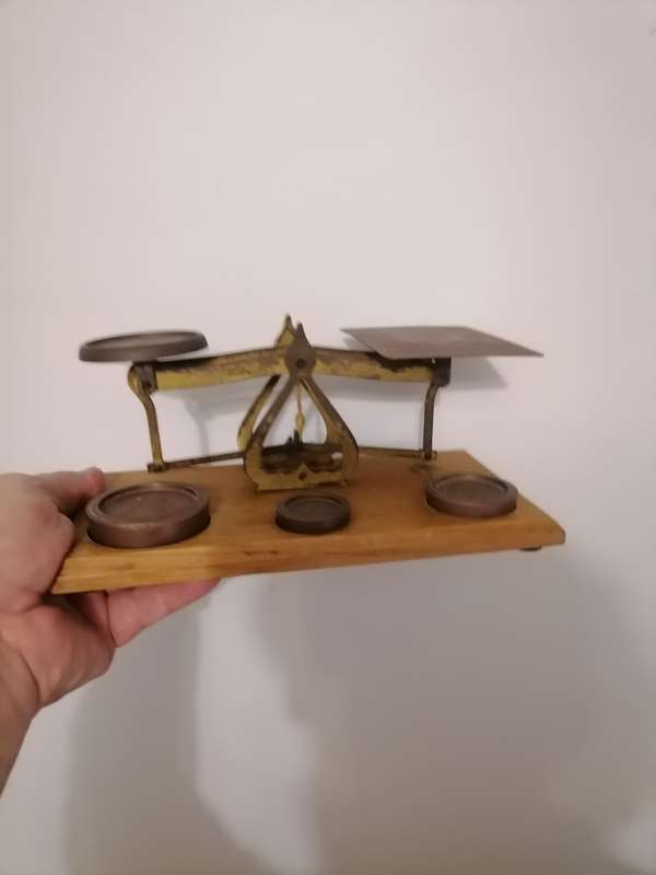 VINTAGE BRASS POST OFFICE LETTER SCALES WITH BRASS WEIGHTS