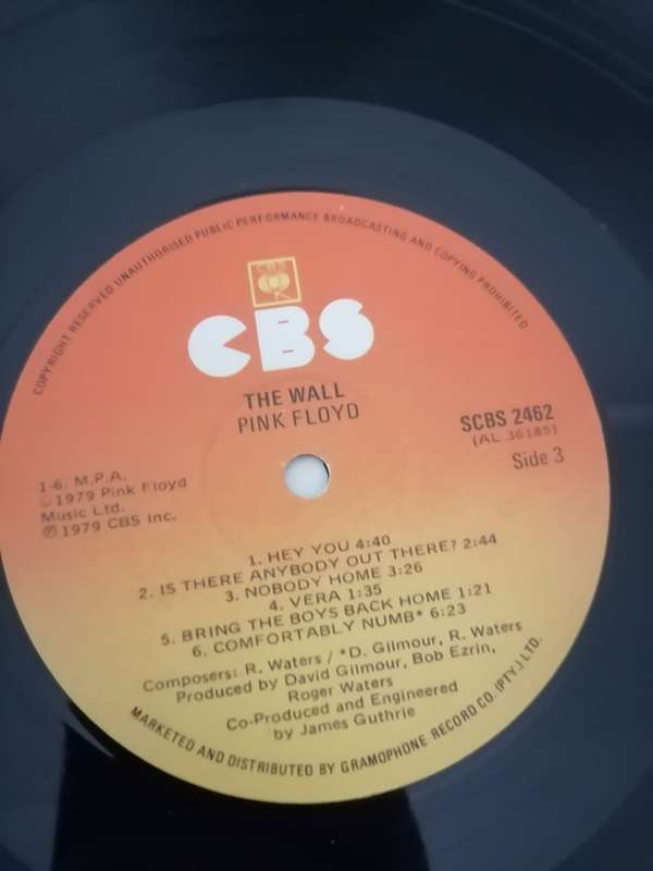 Pink Floyd The Wall 2 x LP - SCBS 2462 - NEAR MINT CONDITION