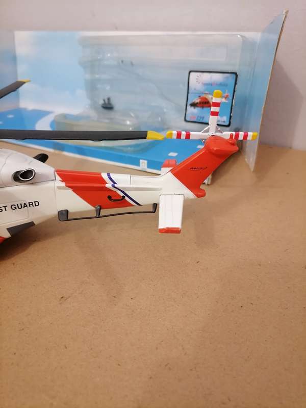 NEW RAY 1:48 Scale, Die Cast, Augusta-Westland AW139 US Coast Guard Helicopter AMAZING