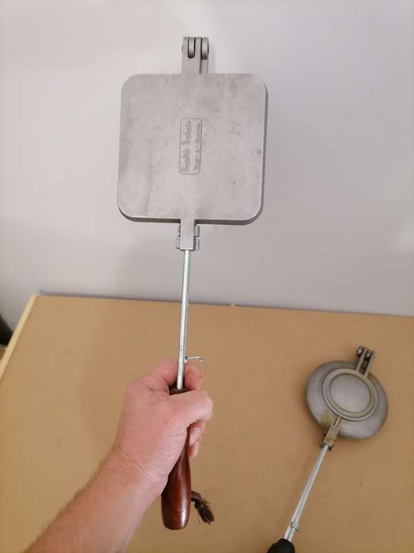Nice Vintage Toast-A-Bun Jaffle Toaster By Snackle Products & Toast - A - Sandwich