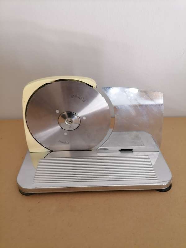 1970'S Vintage Retro Pineware Bread Meat Hand Slicer - AMAZING CONDITION