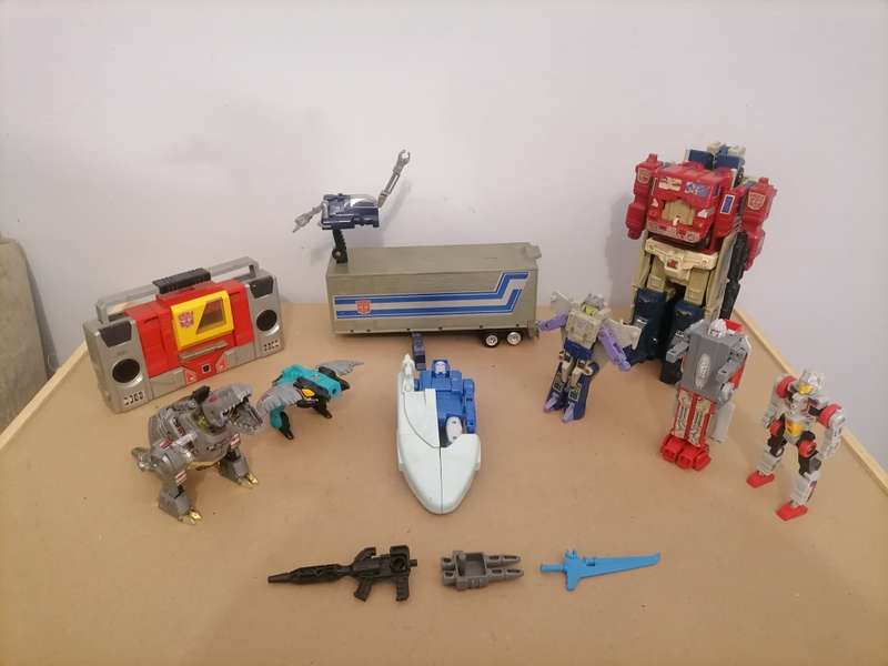 1980'S - 1ST GENERATION Transformers - SUPER SCARCE AND VALUBLE AS IS - HUGE BUNDEL