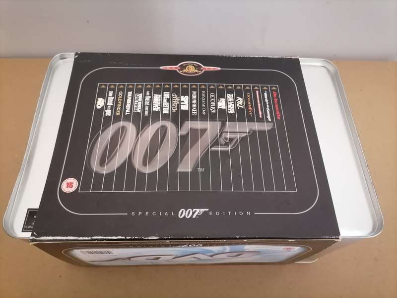 James Bond Collection-20 DVD Tin Box Set Special 007 EditionJames Bond Collection-20 DVD Tin Box Set