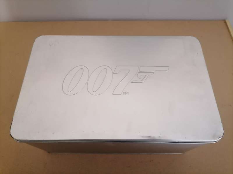 James Bond Collection-20 DVD Tin Box Set Special 007 EditionJames Bond Collection-20 DVD Tin Box Set