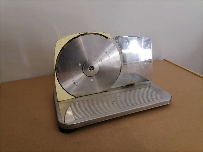 1970'S Vintage Retro Pineware Bread Meat Hand Slicer