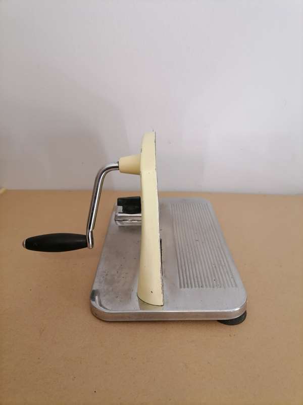 1970'S Vintage Retro Pineware Bread Meat Hand Slicer