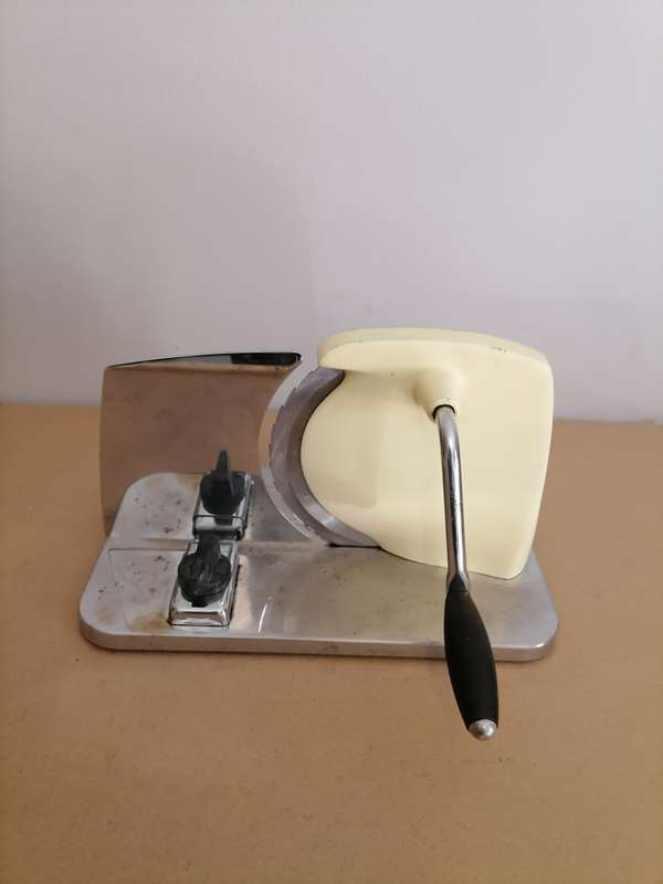 1970'S Vintage Retro Pineware Bread Meat Hand Slicer