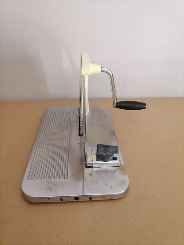 1970'S Vintage Retro Pineware Bread Meat Hand Slicer