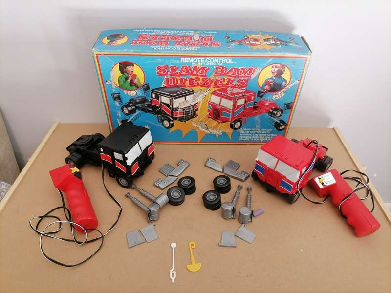 RARE EARLY 1970S SLAM BAM DIESELS NOT SSP SMASH UP DERBY SEMI Trucks 100% COMPLETE IN BOX