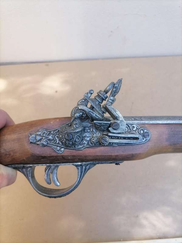 Madera non-firing replica of a St. Etienne 1718 side by side flintlock pistol