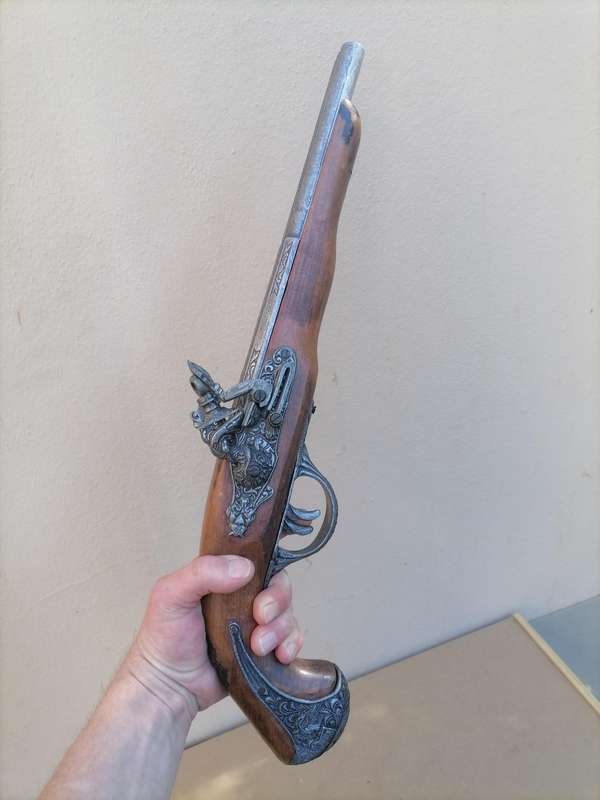 Madera non-firing replica of a St. Etienne 1718 side by side flintlock pistol