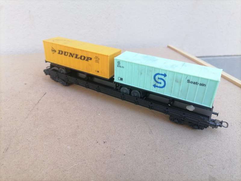 Lima HO gauge Flat Wagon loaded with Lima 2 Containers - MADE IN ITALY
