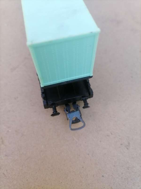 Lima HO gauge Flat Wagon loaded with Lima 2 Containers - MADE IN ITALY