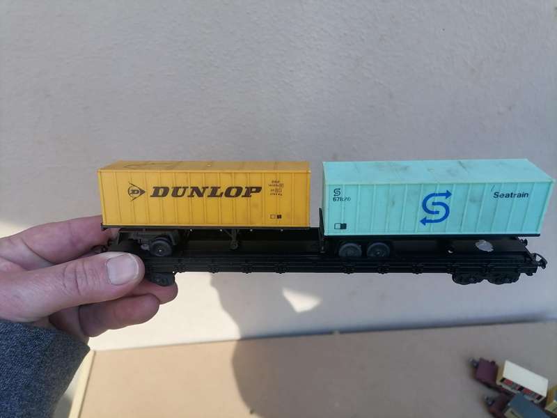 Lima HO gauge Flat Wagon loaded with Lima 2 Containers - MADE IN ITALY