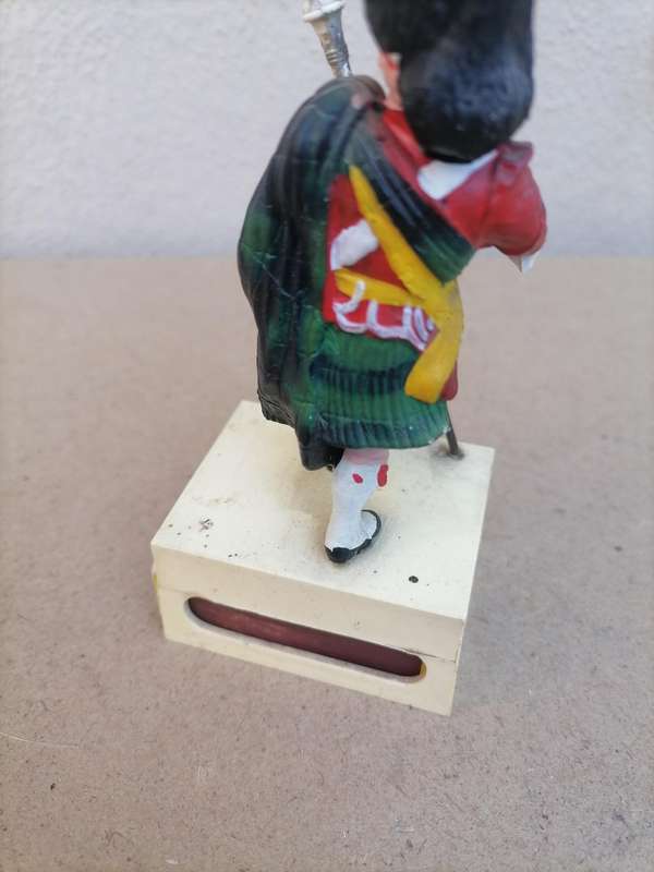 "White Label" Scoth Whisky - DEWAR'S Rubberoid Advertising Figure & Match Dispenser 1940s