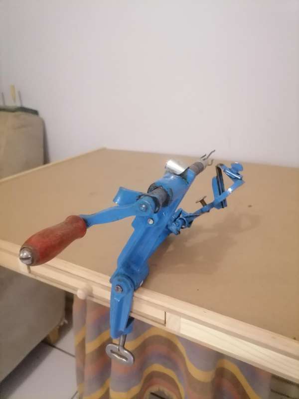 Original vintage cast metal Pefra Peach/Apple Peeler in excellent working condition