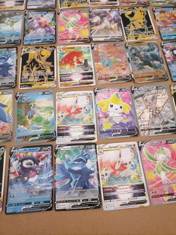 131 Pokémon Cards 2022 - AMAZING BUNDLE - PLEASE VIEW ORIGINAL PICTURES