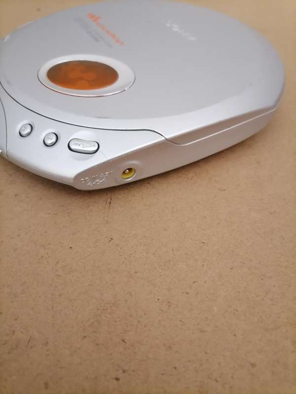 Vintage SONY D-E340 CD Walkman Portable Player - 100% WORKING